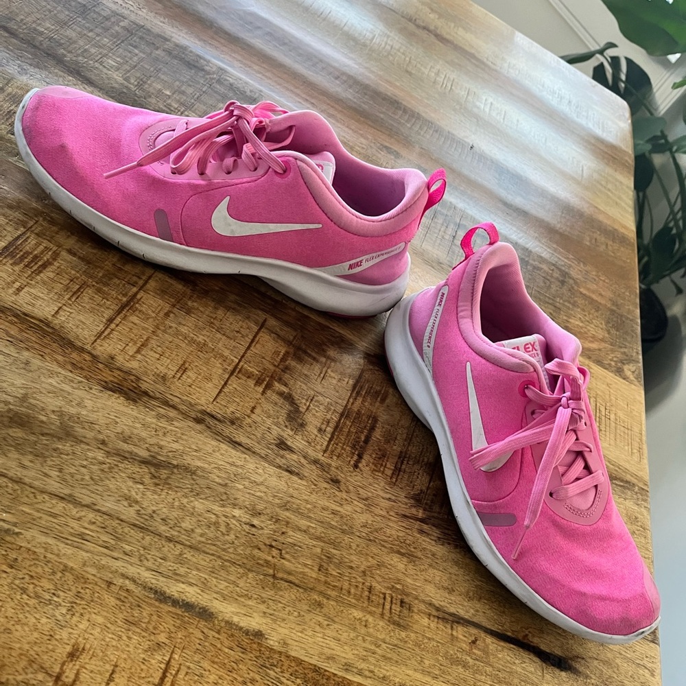 Nike flex experience 8. Pink. In size 7.5
